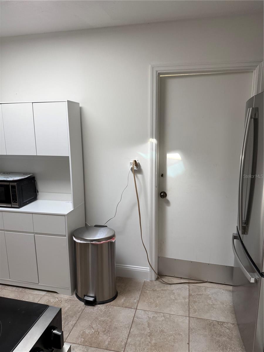 Image 11 of 37 For 3601 Saxon Drive