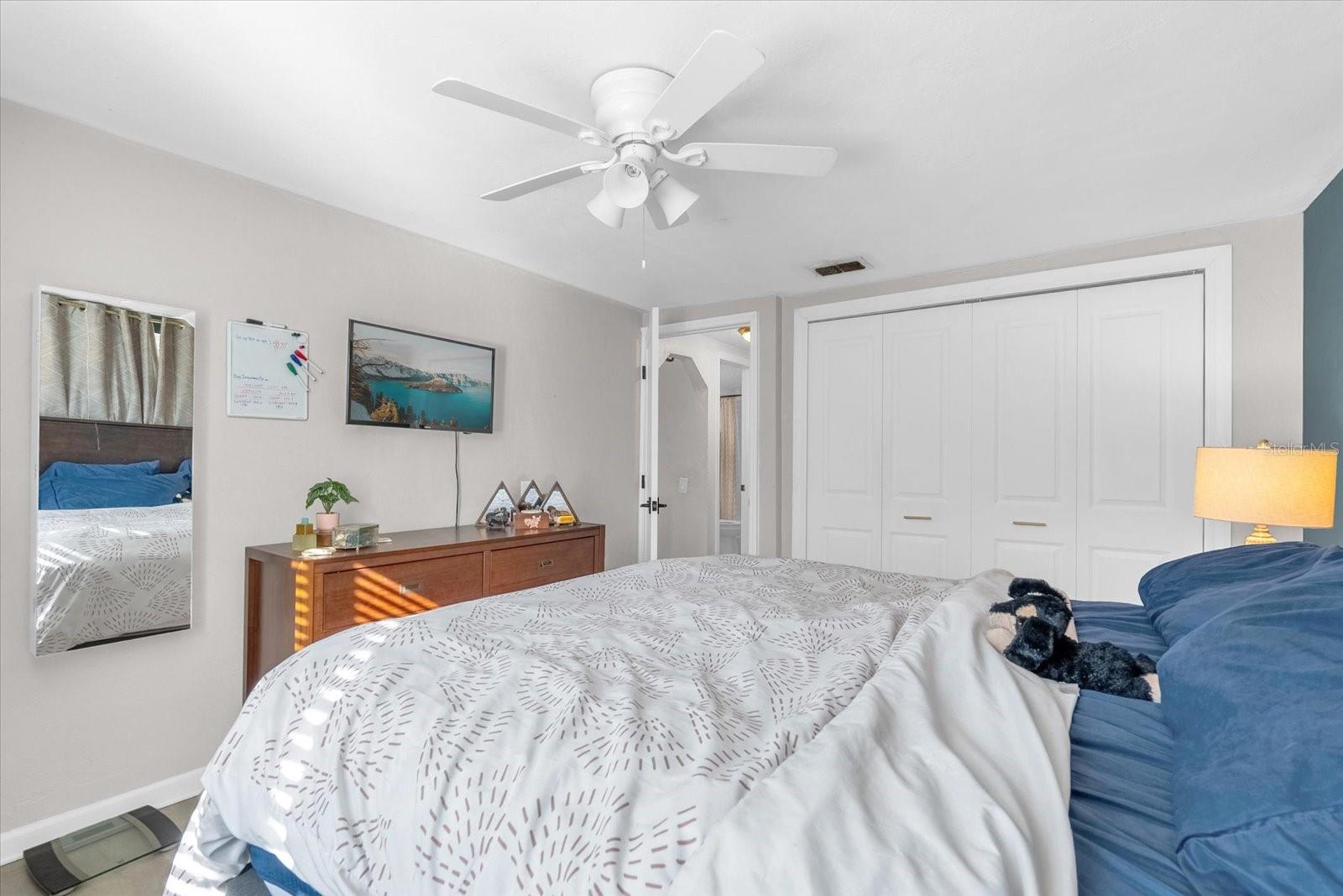 Image 13 of 31 For 1719 Crocker Avenue