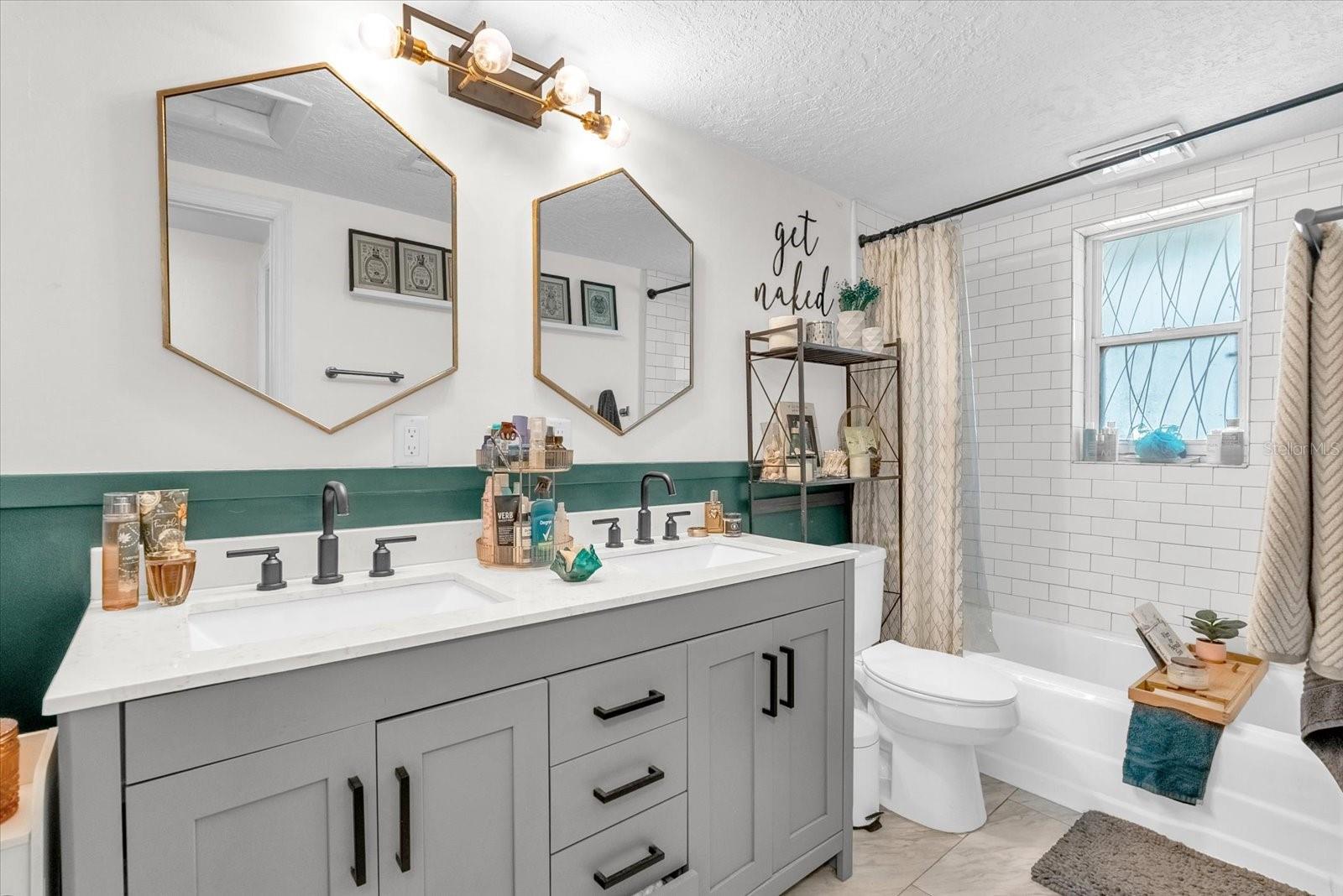 Image 14 of 31 For 1719 Crocker Avenue