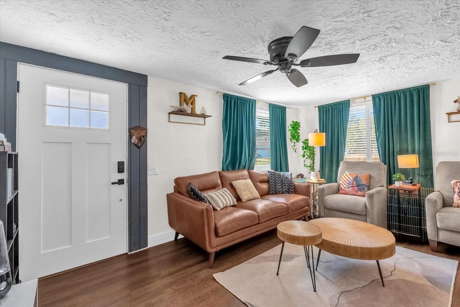 Image 3 of 31 For 1719 Crocker Avenue