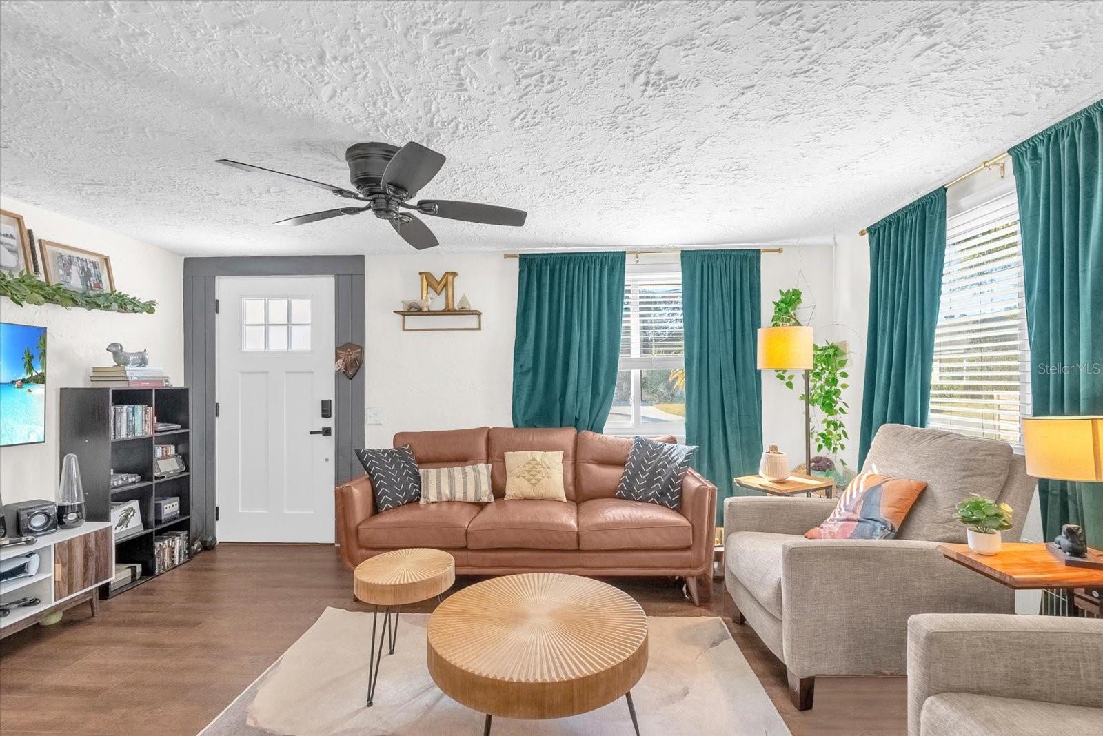 Image 4 of 31 For 1719 Crocker Avenue