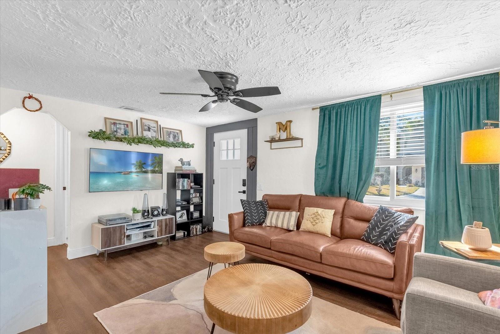 Image 5 of 31 For 1719 Crocker Avenue