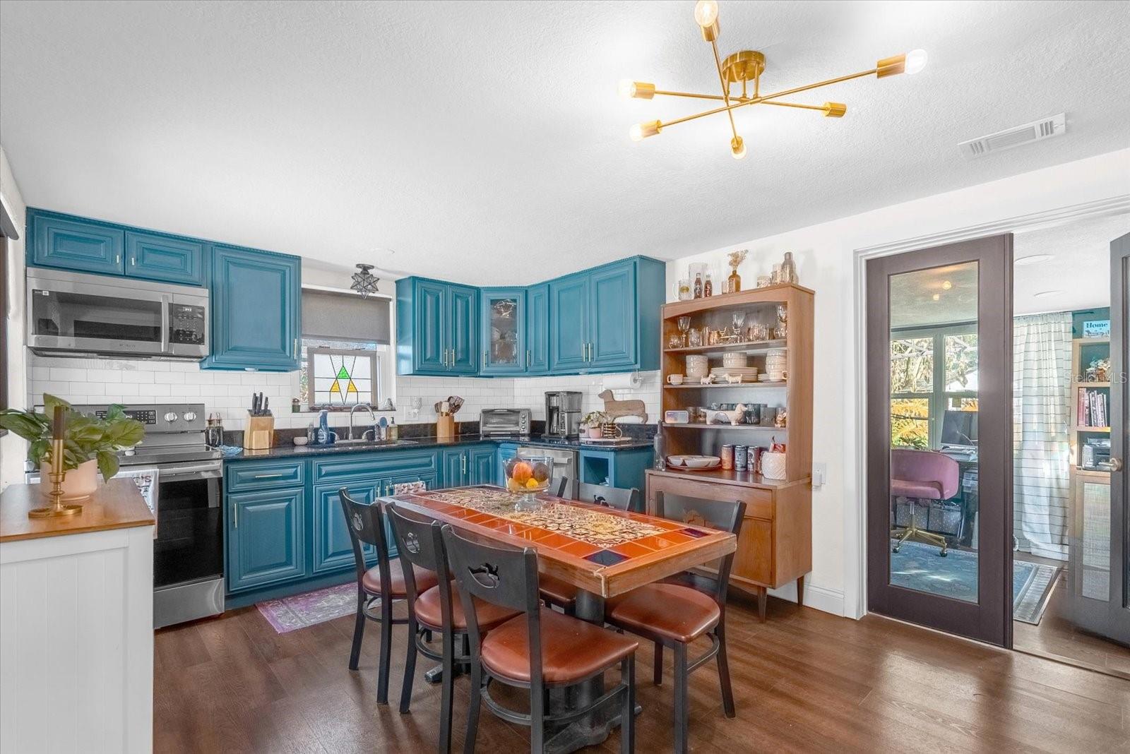 Image 7 of 31 For 1719 Crocker Avenue