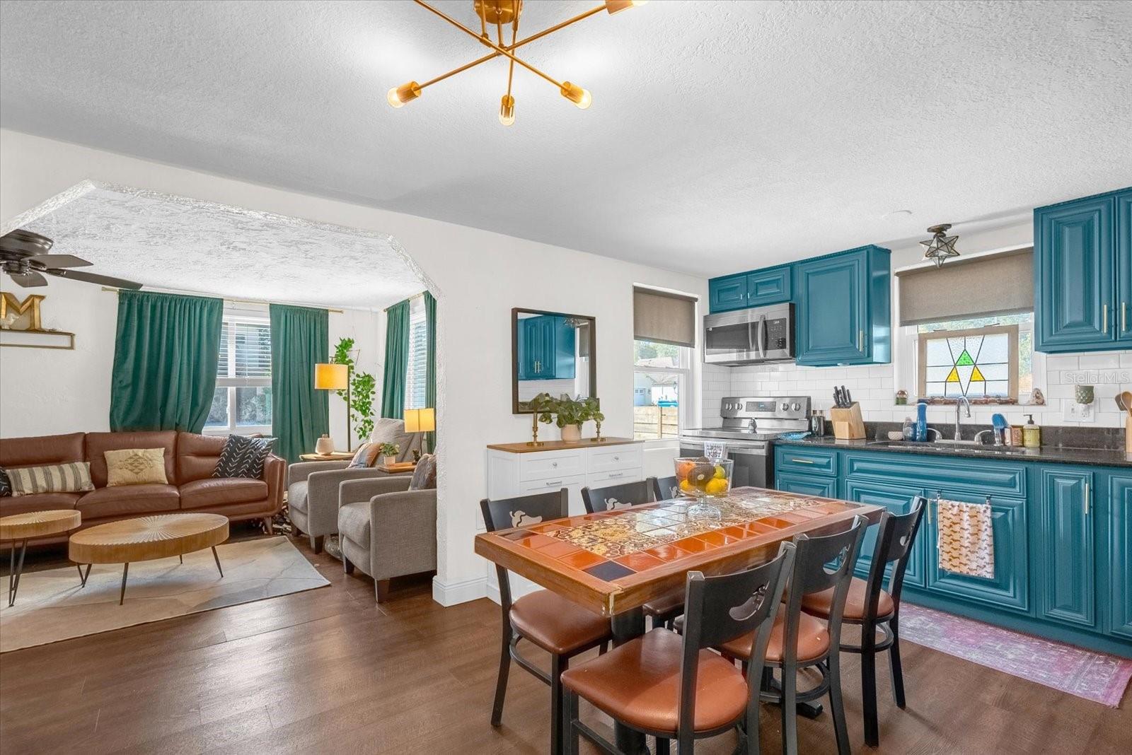 Image 8 of 31 For 1719 Crocker Avenue