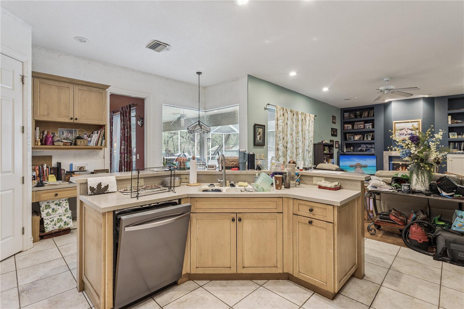 Image 9 of 24 For 5803 Spring Lake Drive