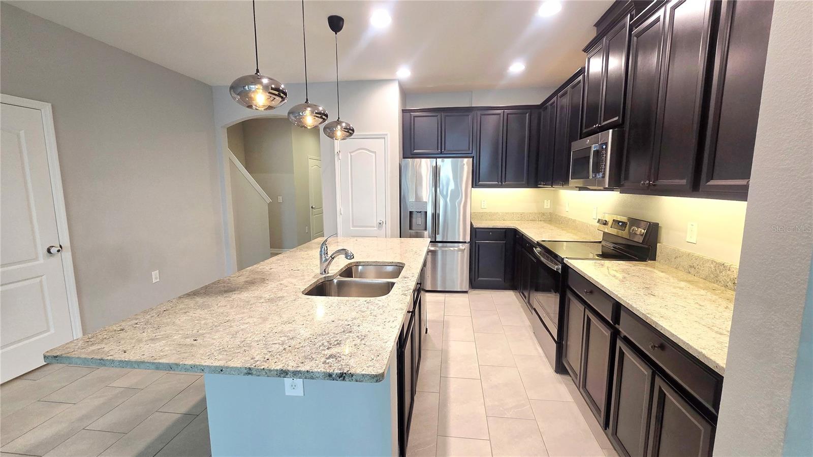 Image 23 of 94 For 11992 Sands Cove