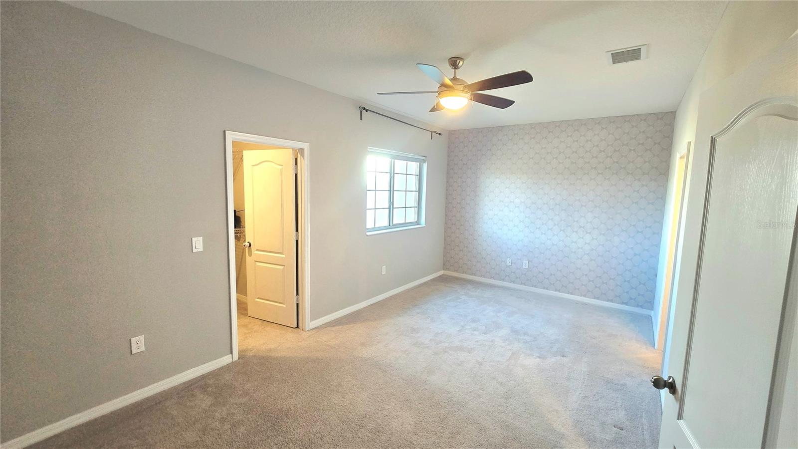 Image 39 of 94 For 11992 Sands Cove