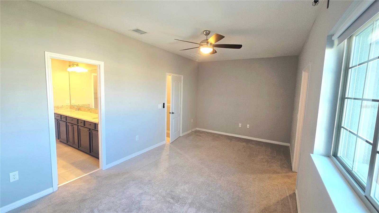 Image 41 of 94 For 11992 Sands Cove