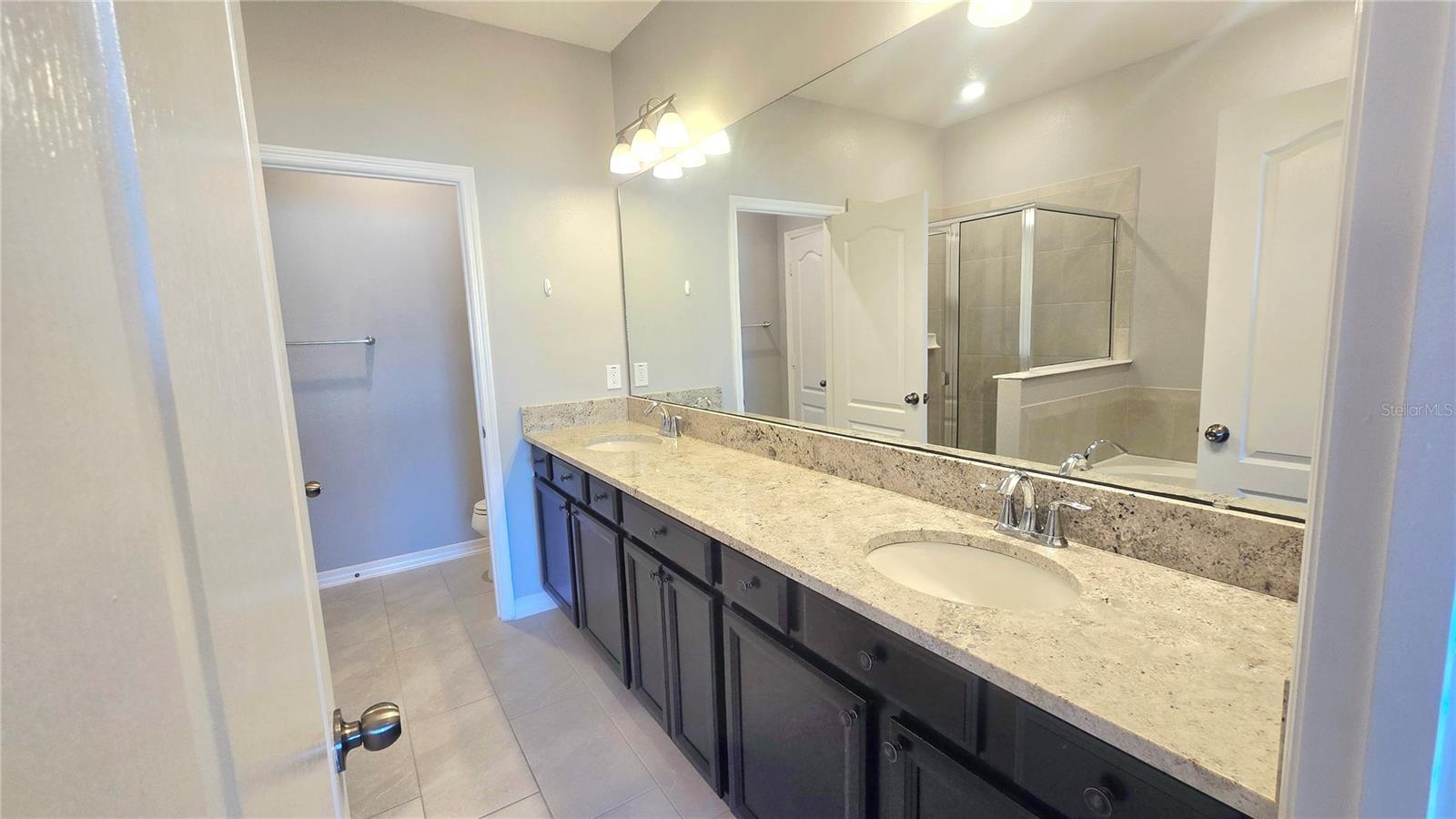 Image 46 of 94 For 11992 Sands Cove