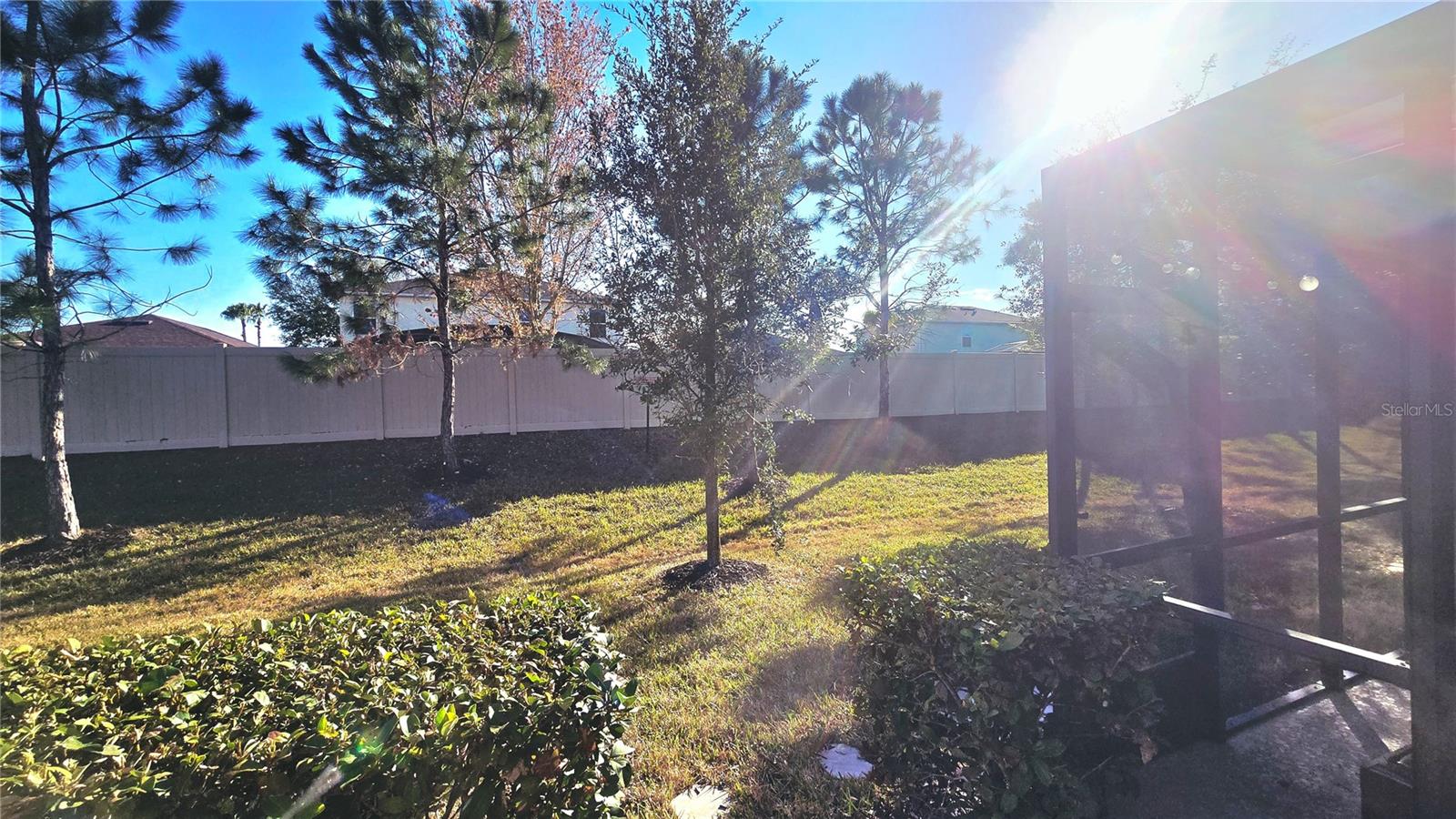 Image 77 of 94 For 11992 Sands Cove