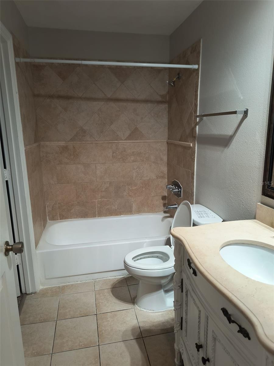 Image 13 of 28 For 4174 Versailles Drive 4174d