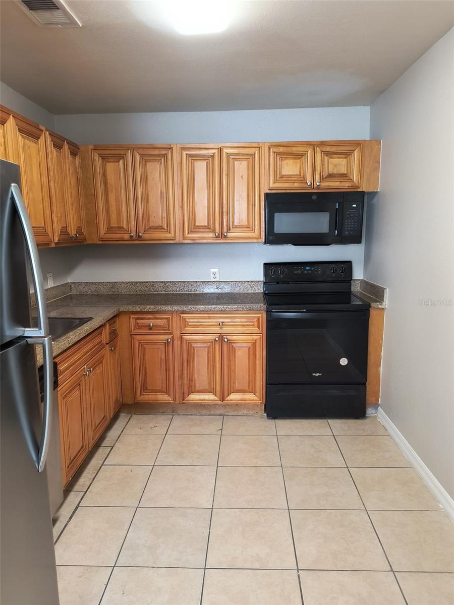 Image 14 of 28 For 4174 Versailles Drive 4174d