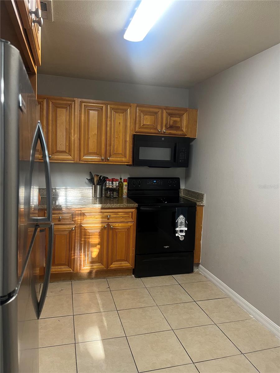 Image 18 of 28 For 4174 Versailles Drive 4174d