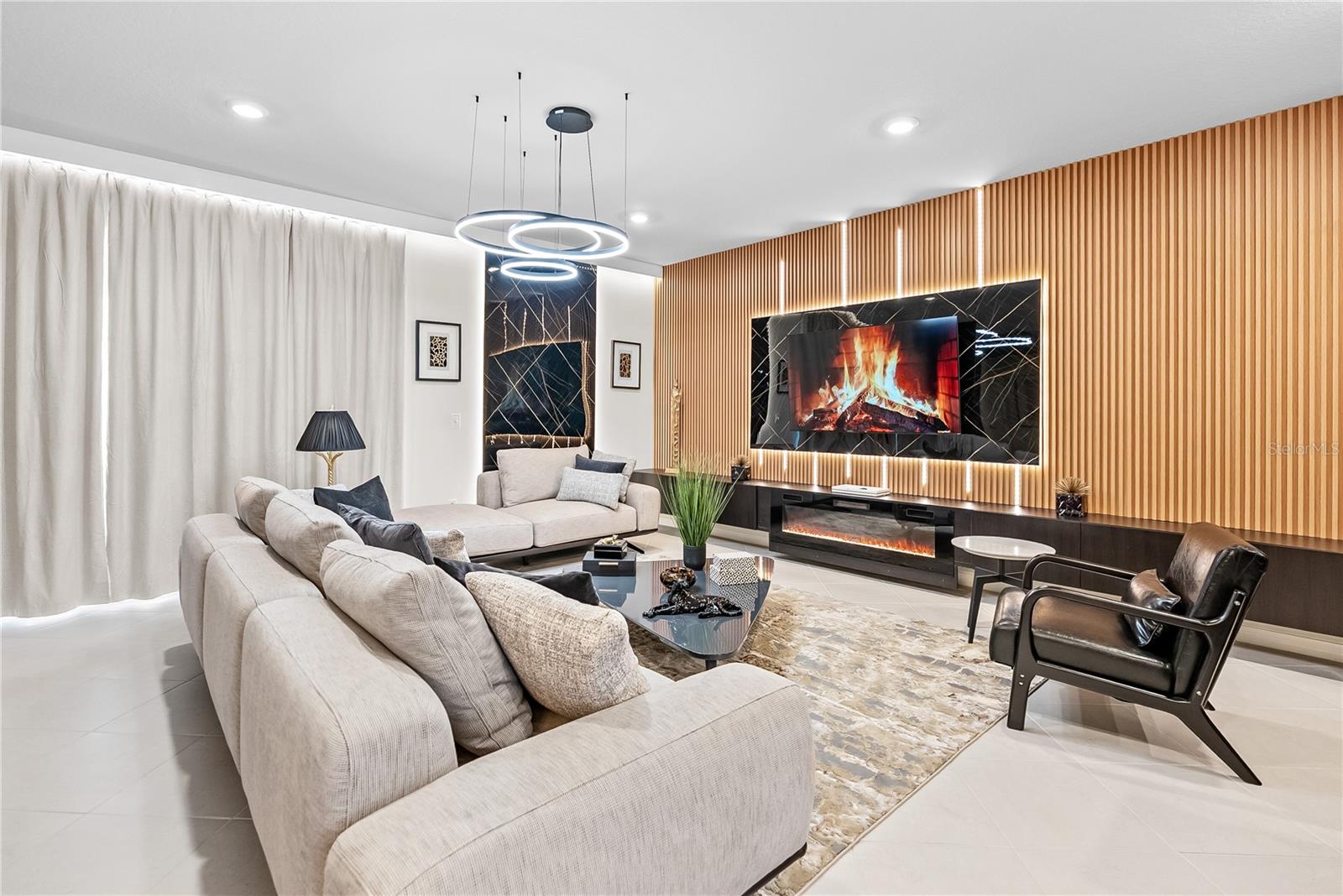 Image 17 of 87 For 15969 Cape Coral Loop