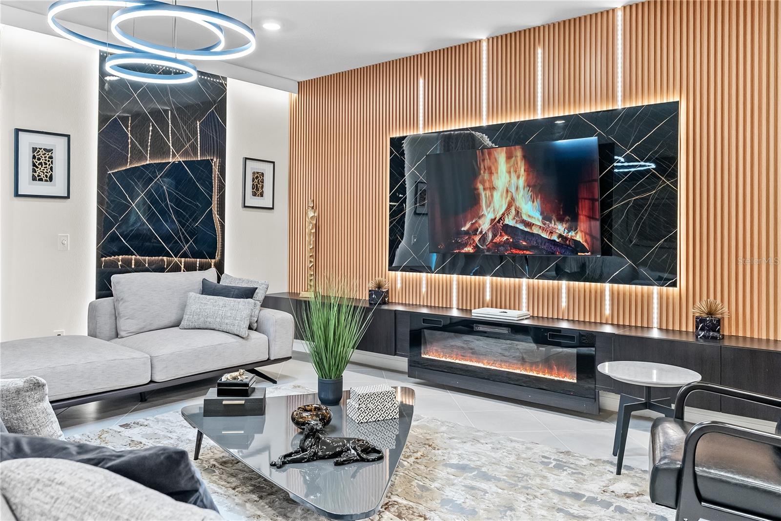 Image 18 of 87 For 15969 Cape Coral Loop