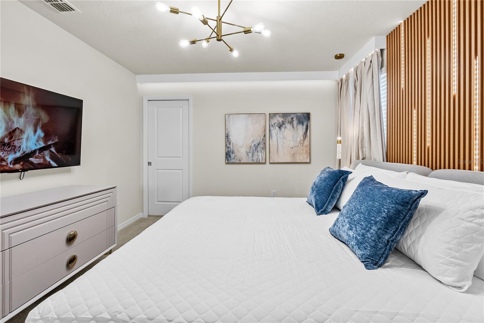 Image 37 of 87 For 15969 Cape Coral Loop