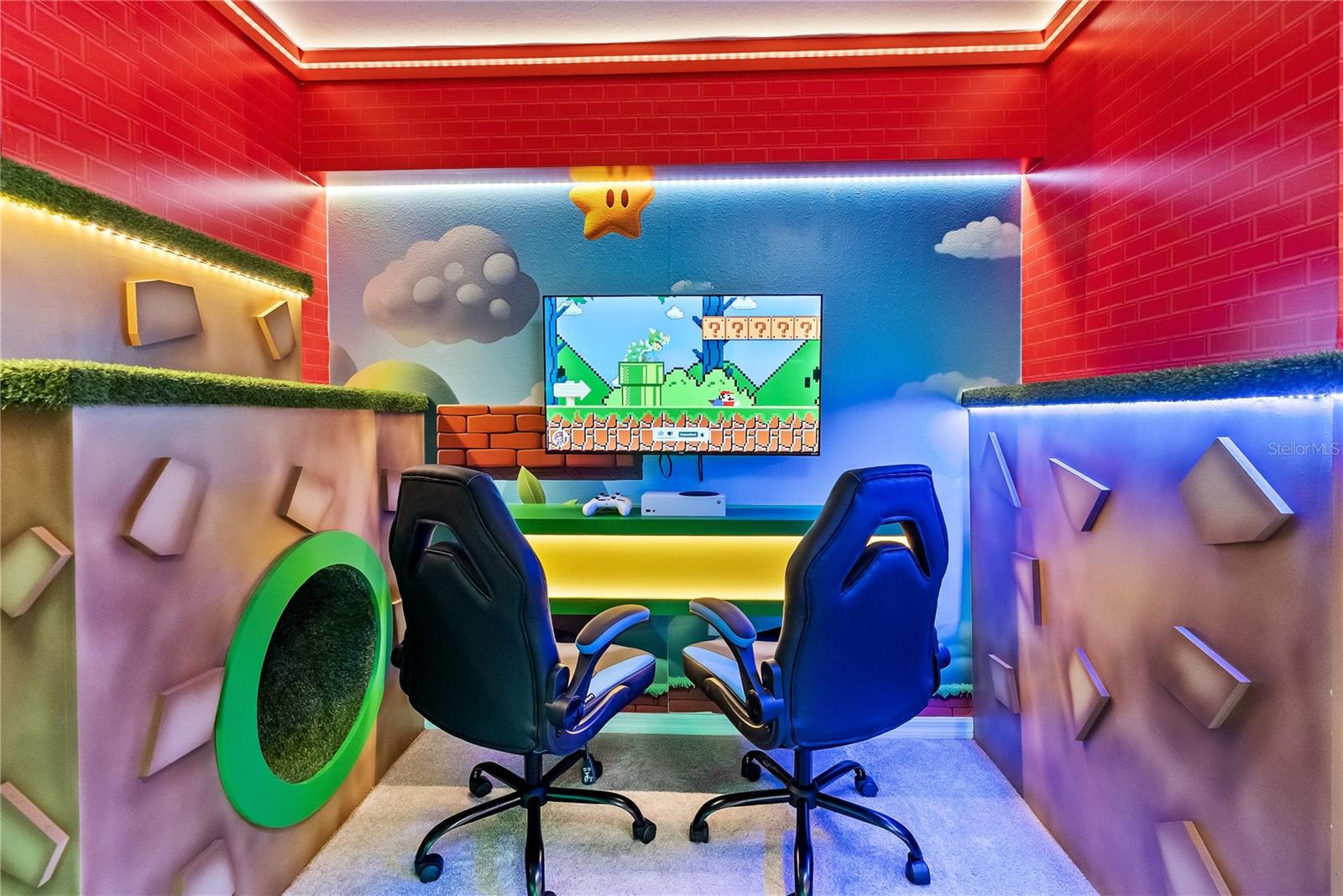 Image 47 of 87 For 15969 Cape Coral Loop