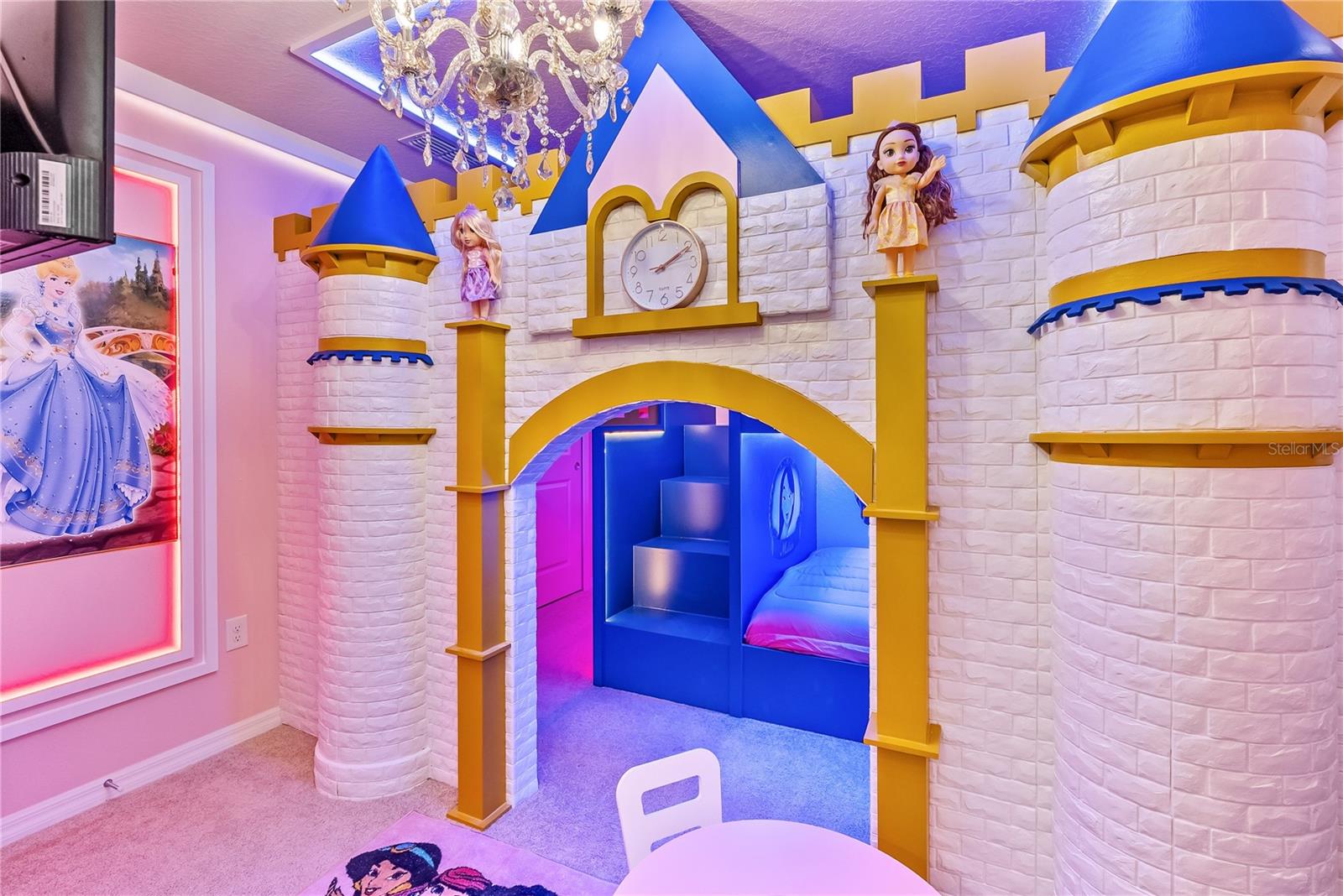 Image 56 of 87 For 15969 Cape Coral Loop