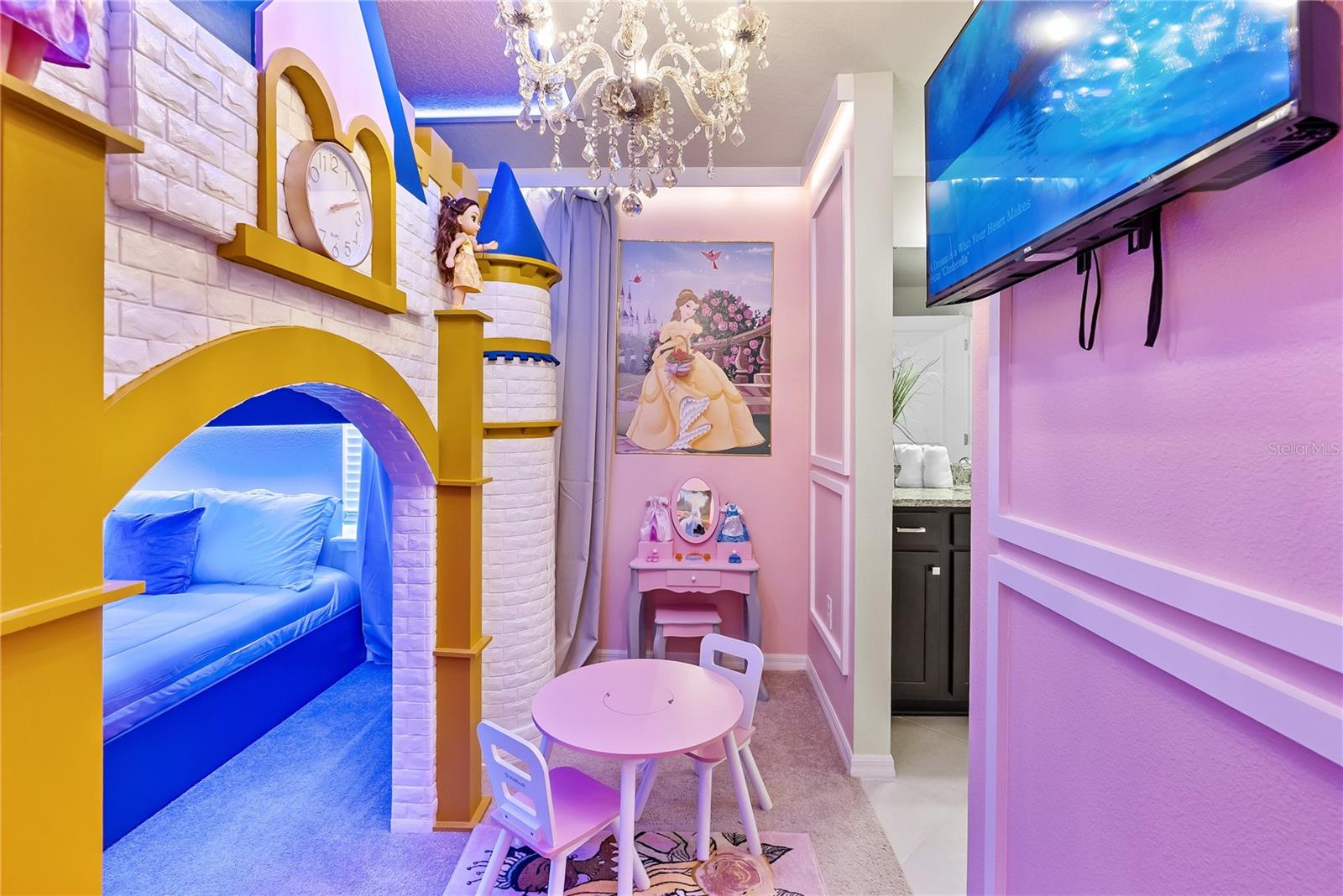 Image 58 of 87 For 15969 Cape Coral Loop