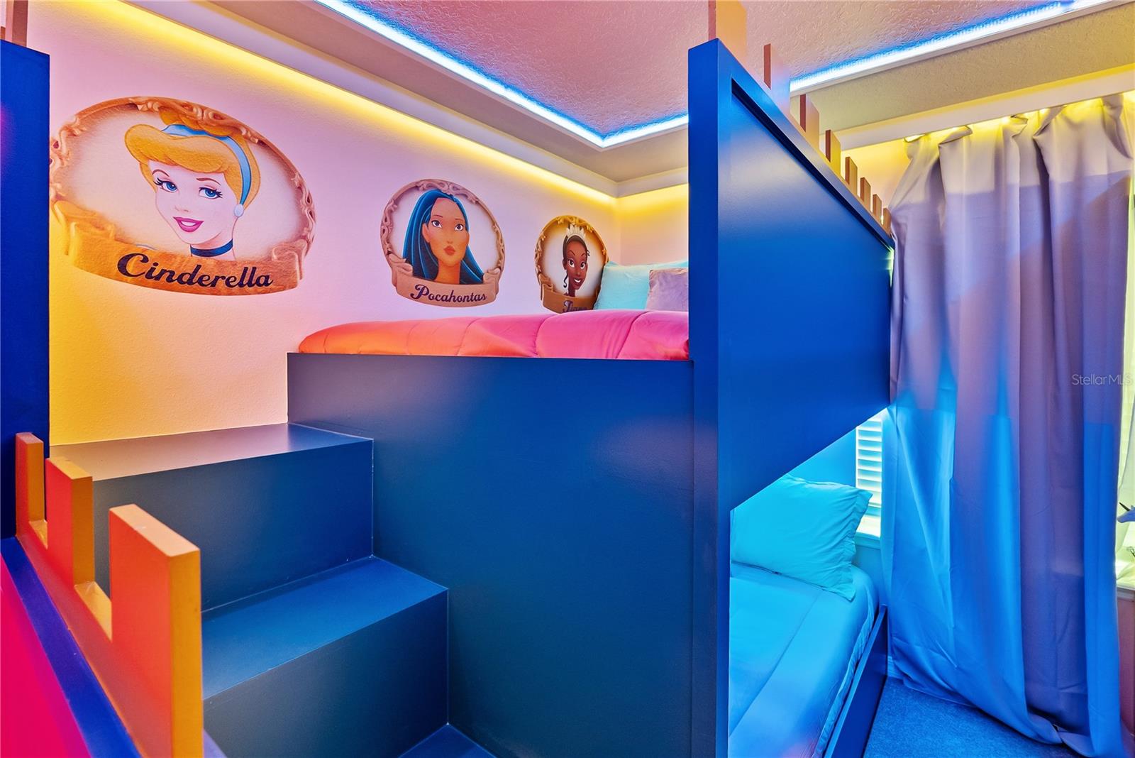 Image 61 of 87 For 15969 Cape Coral Loop