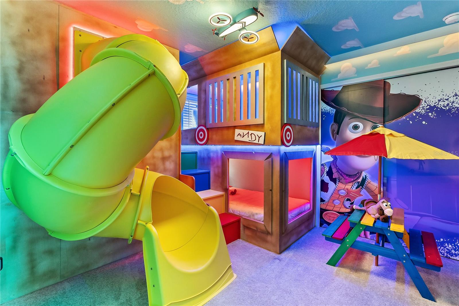 Image 62 of 87 For 15969 Cape Coral Loop