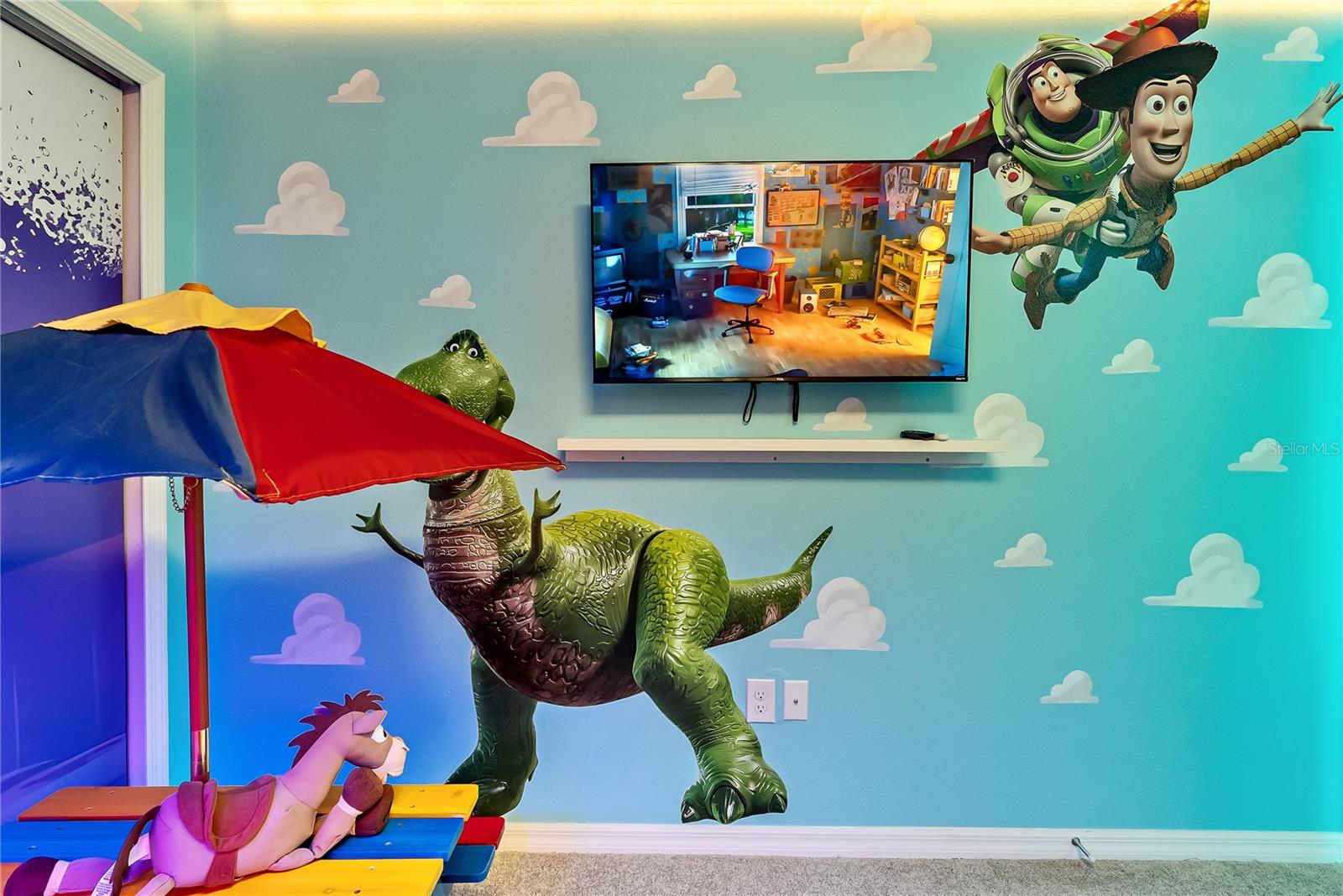 Image 66 of 87 For 15969 Cape Coral Loop