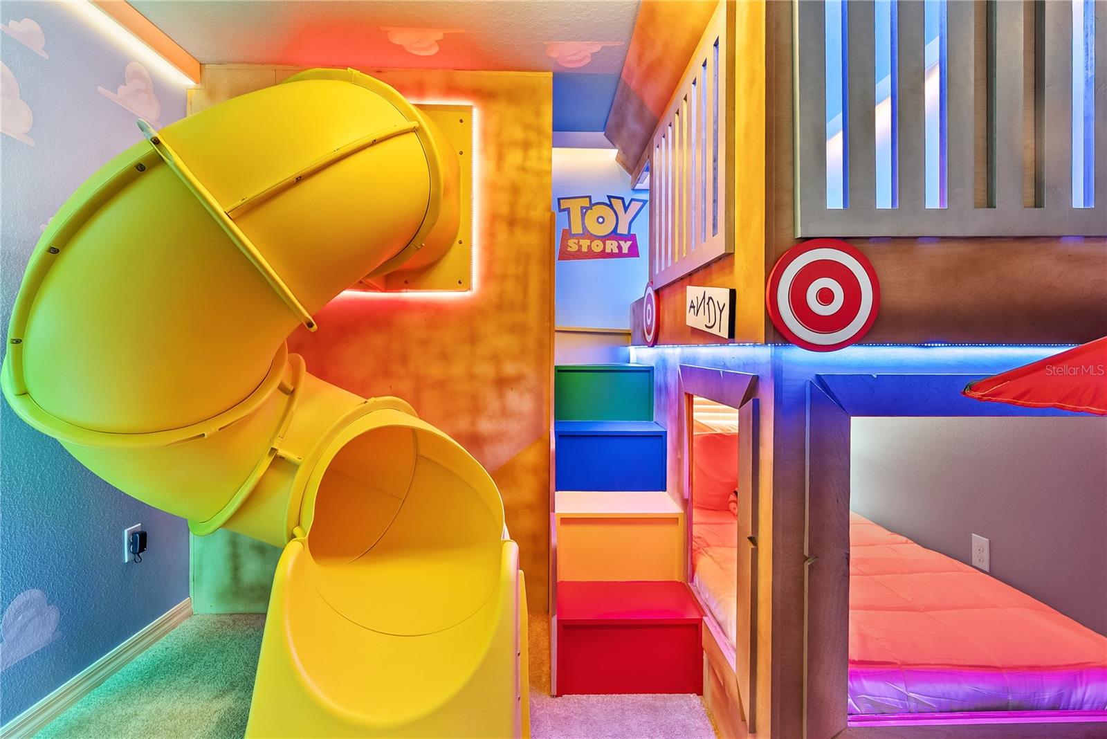 Image 68 of 87 For 15969 Cape Coral Loop