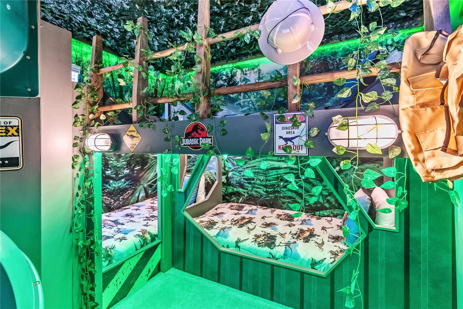 Image 77 of 87 For 15969 Cape Coral Loop