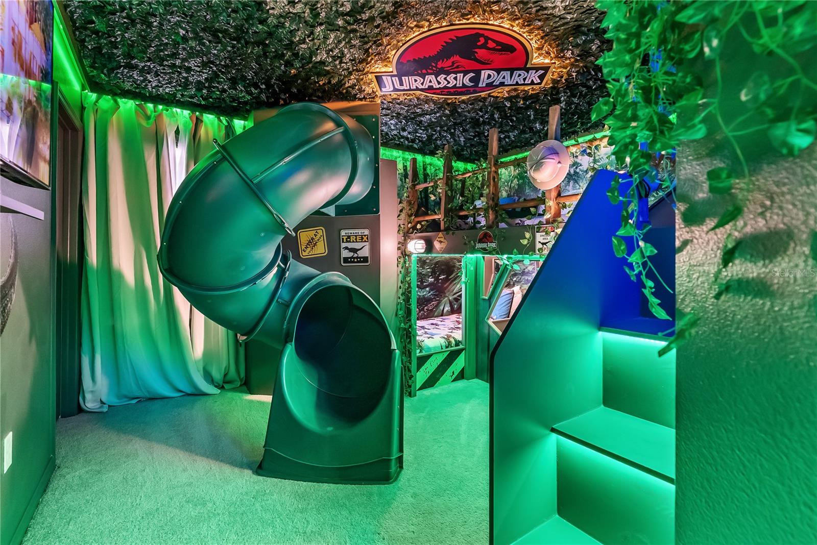 Image 80 of 87 For 15969 Cape Coral Loop