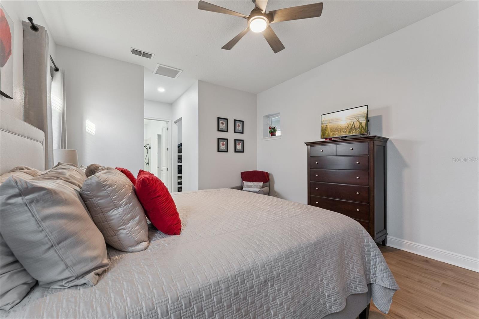 Image 20 of 59 For 9459 Merrifield St