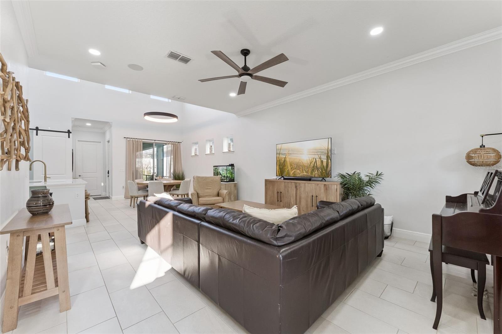 Image 7 of 59 For 9459 Merrifield St