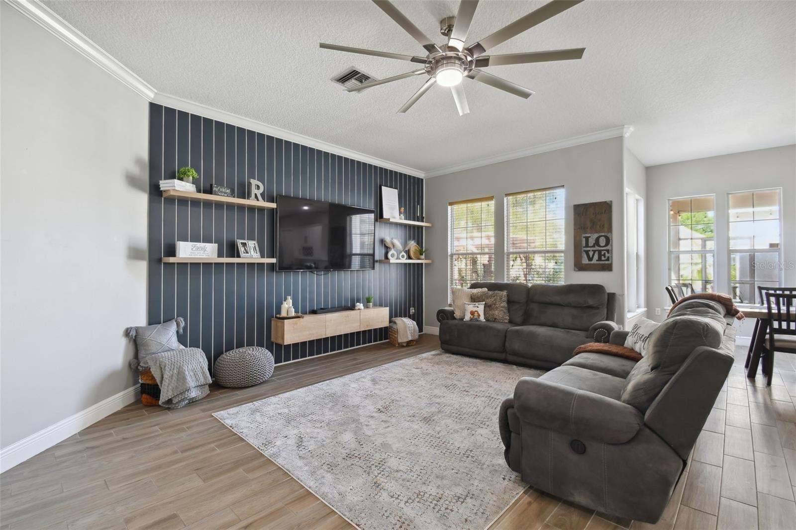 Image 16 of 80 For 7009 Five Oaks Drive