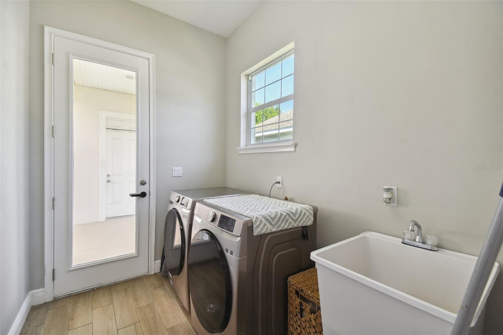 Image 34 of 80 For 7009 Five Oaks Drive