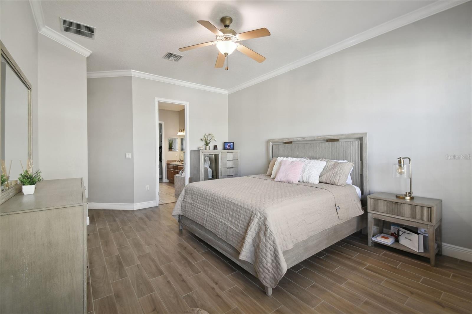 Image 46 of 80 For 7009 Five Oaks Drive