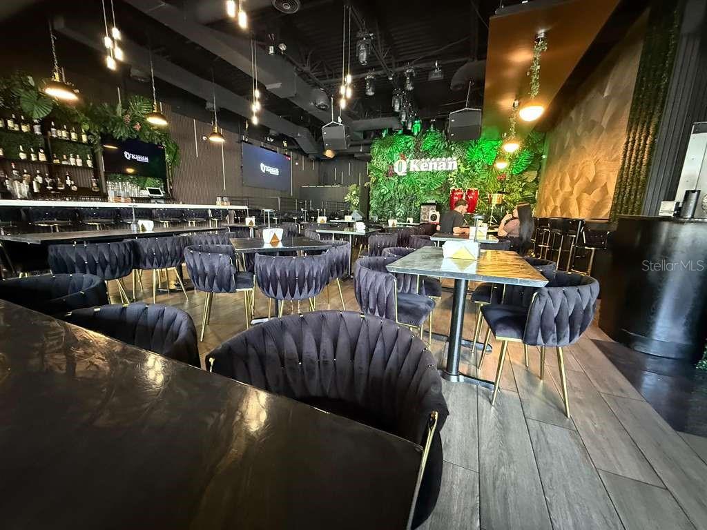 Image 5 of 5 For 8117 Vineland