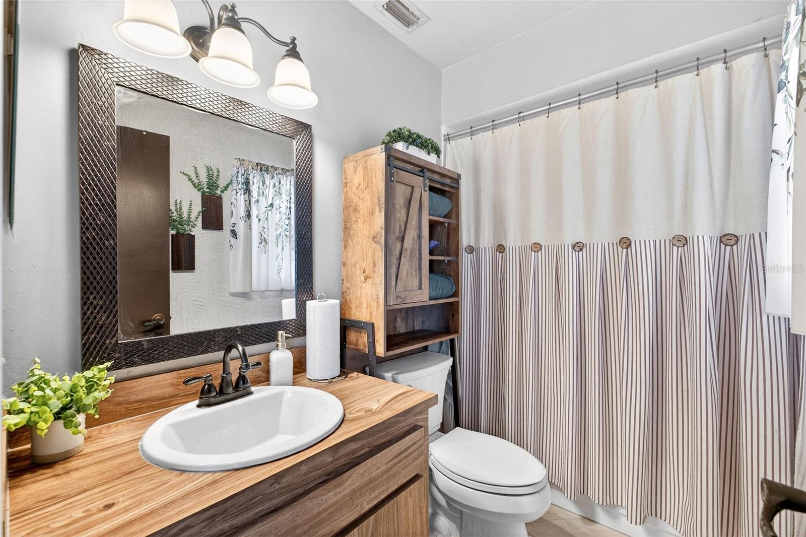 Image 14 of 21 For 5 Sandalwood Drive