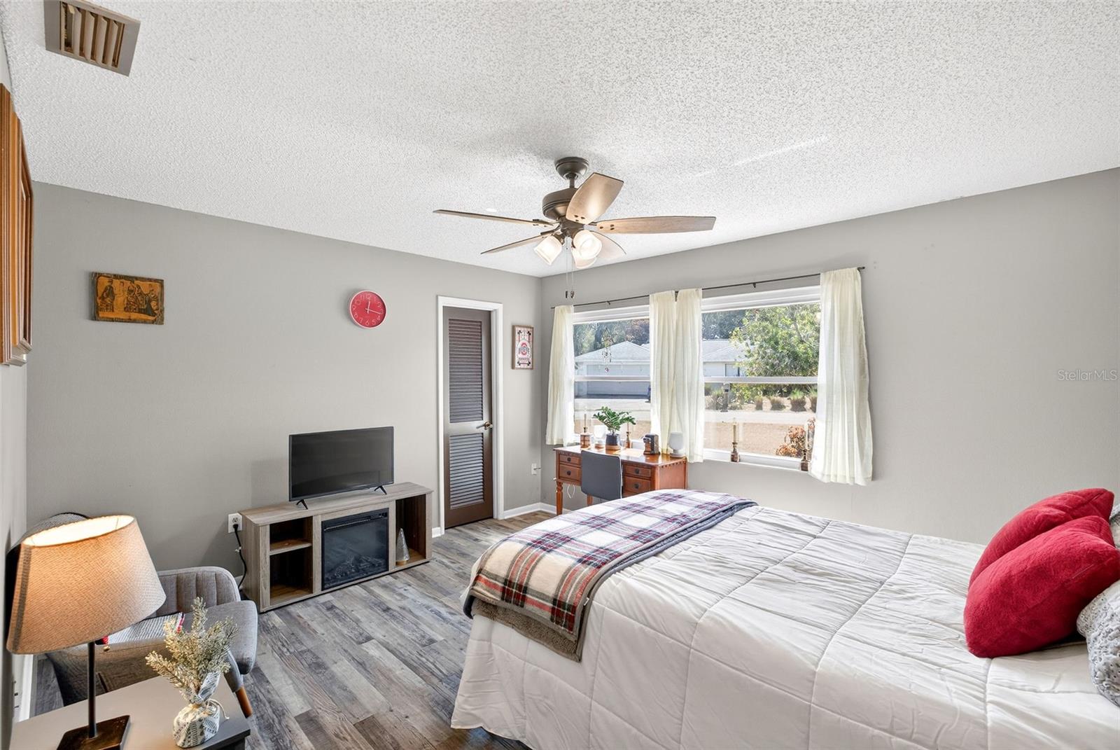 Image 15 of 21 For 5 Sandalwood Drive