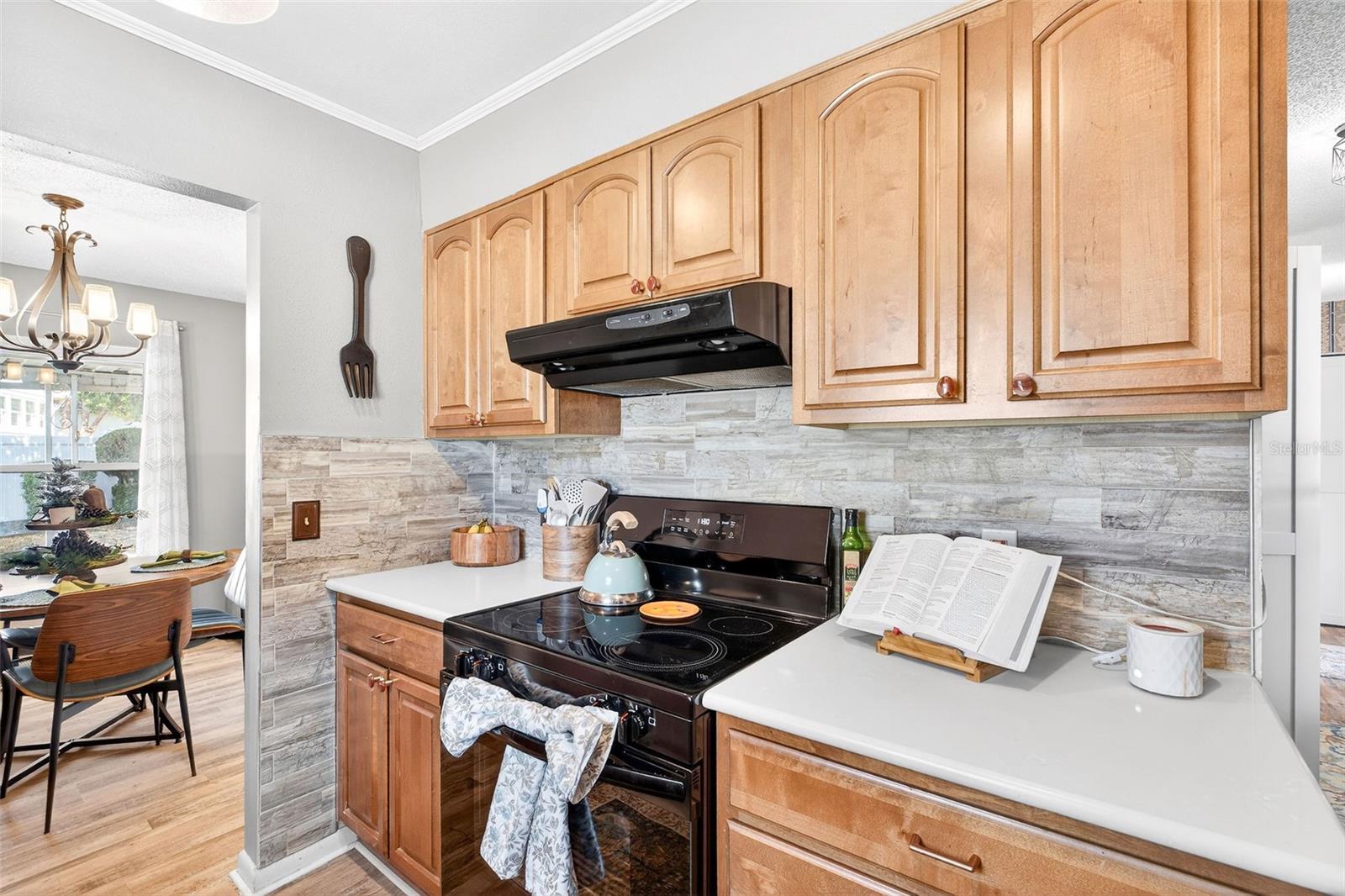 Image 7 of 21 For 5 Sandalwood Drive