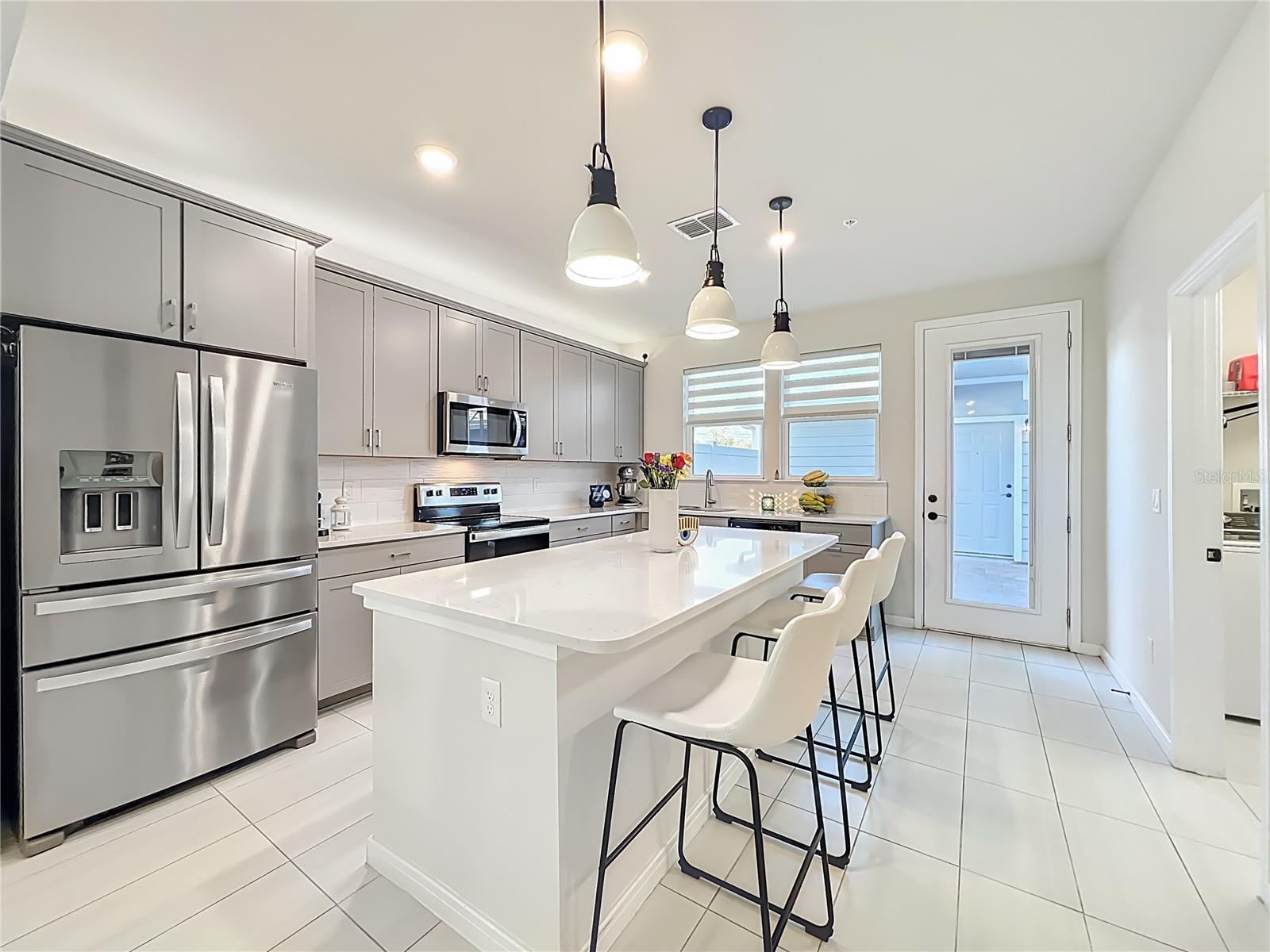 Image 22 of 70 For 10976 Leafshore Loop