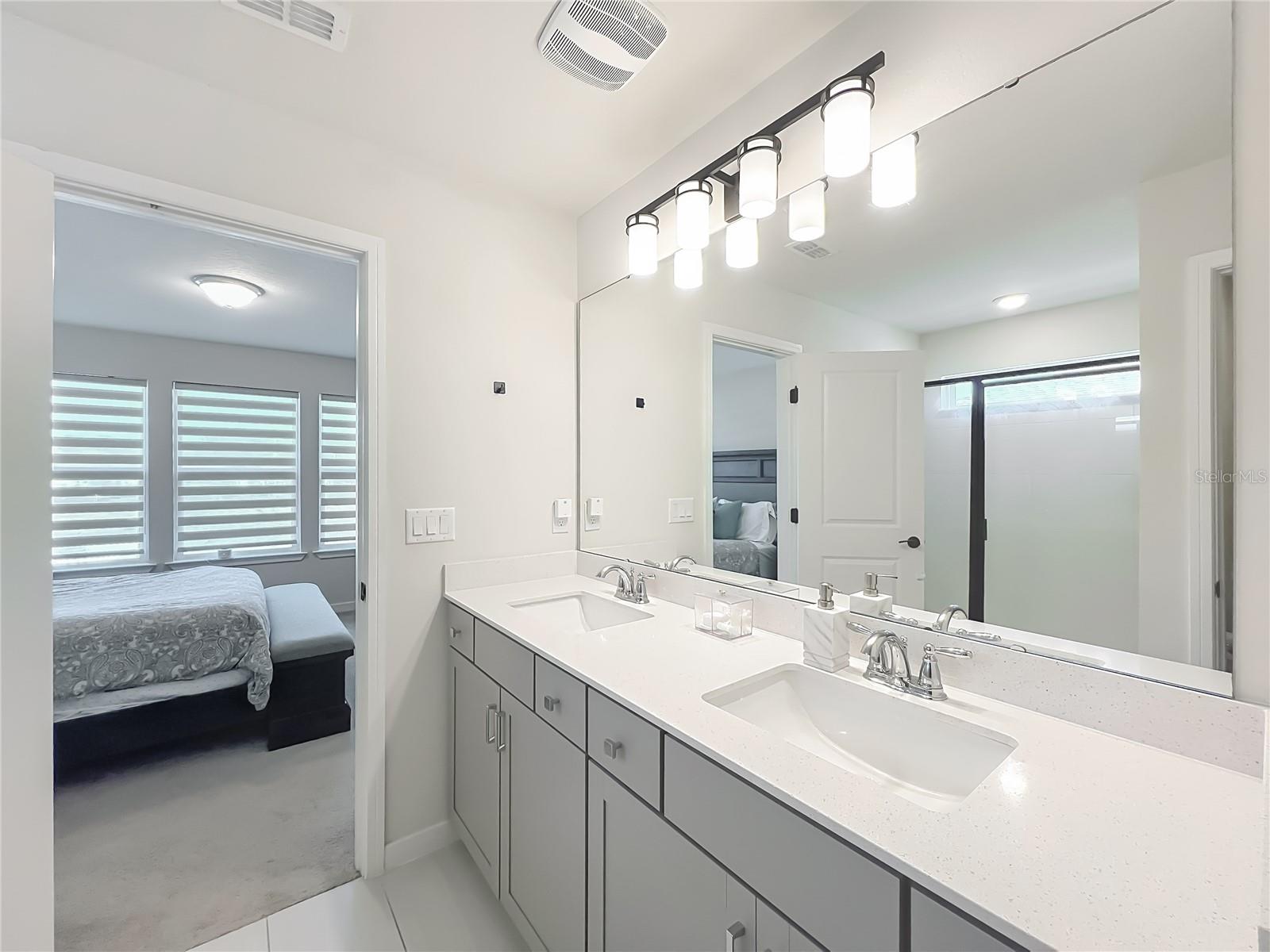 Image 46 of 70 For 10976 Leafshore Loop