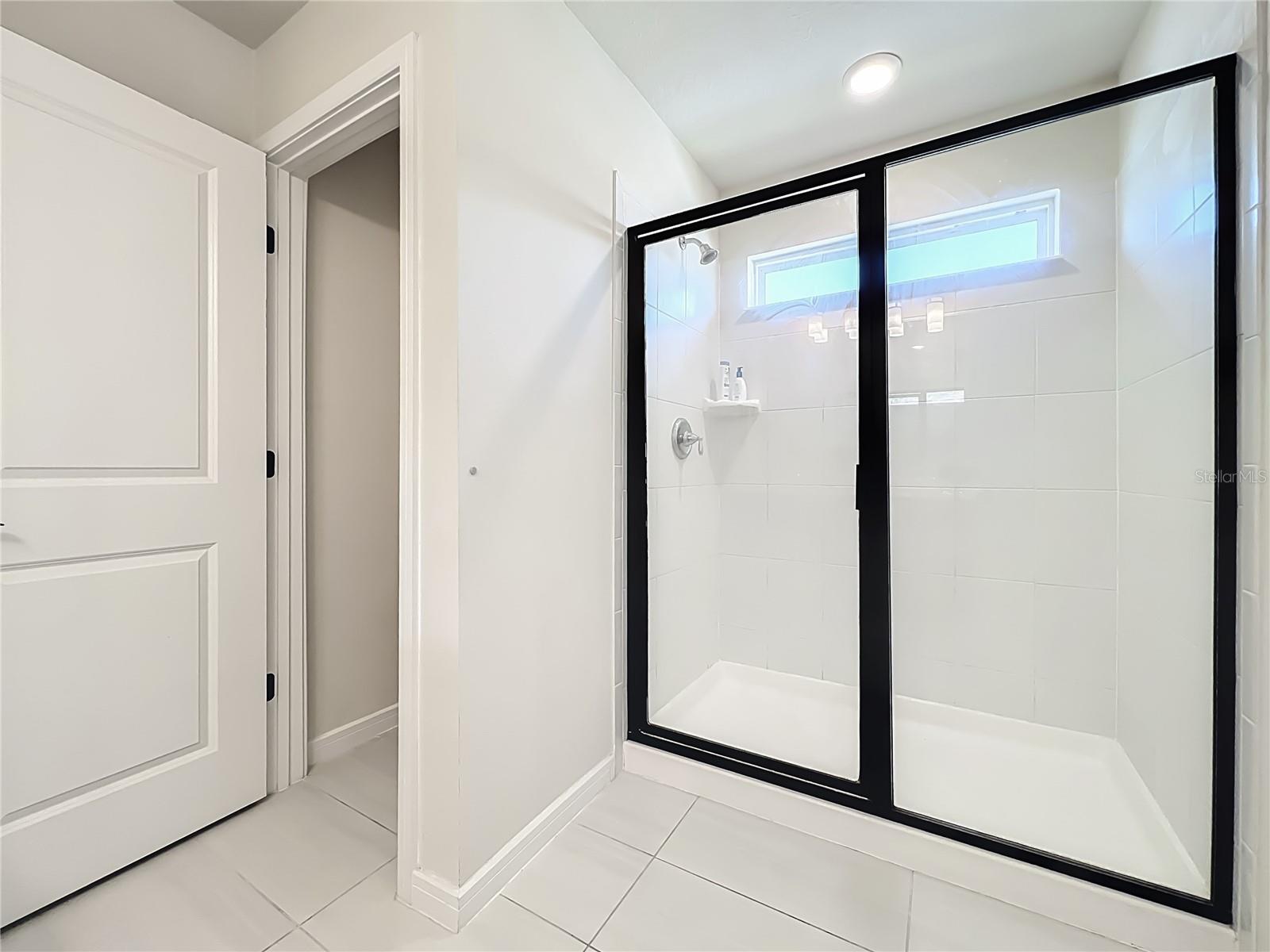 Image 49 of 70 For 10976 Leafshore Loop