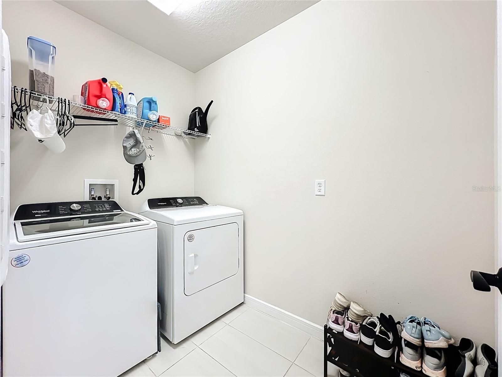 Image 51 of 70 For 10976 Leafshore Loop