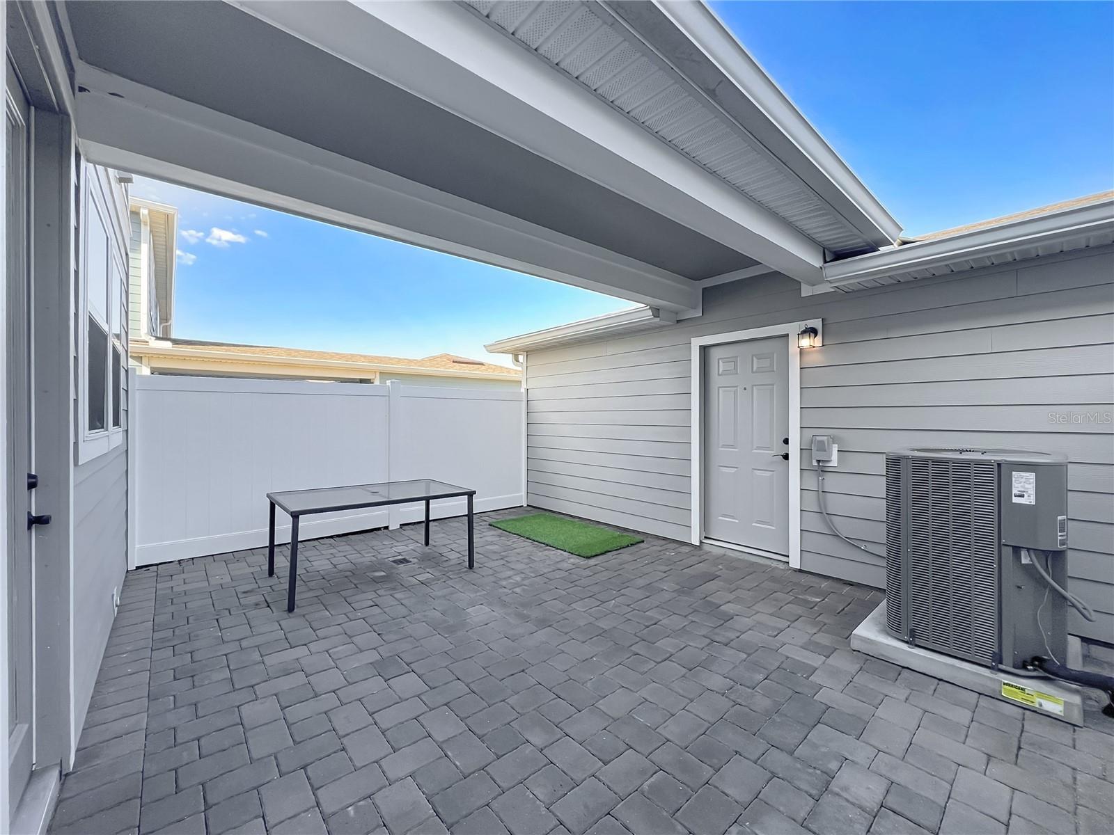 Image 58 of 70 For 10976 Leafshore Loop