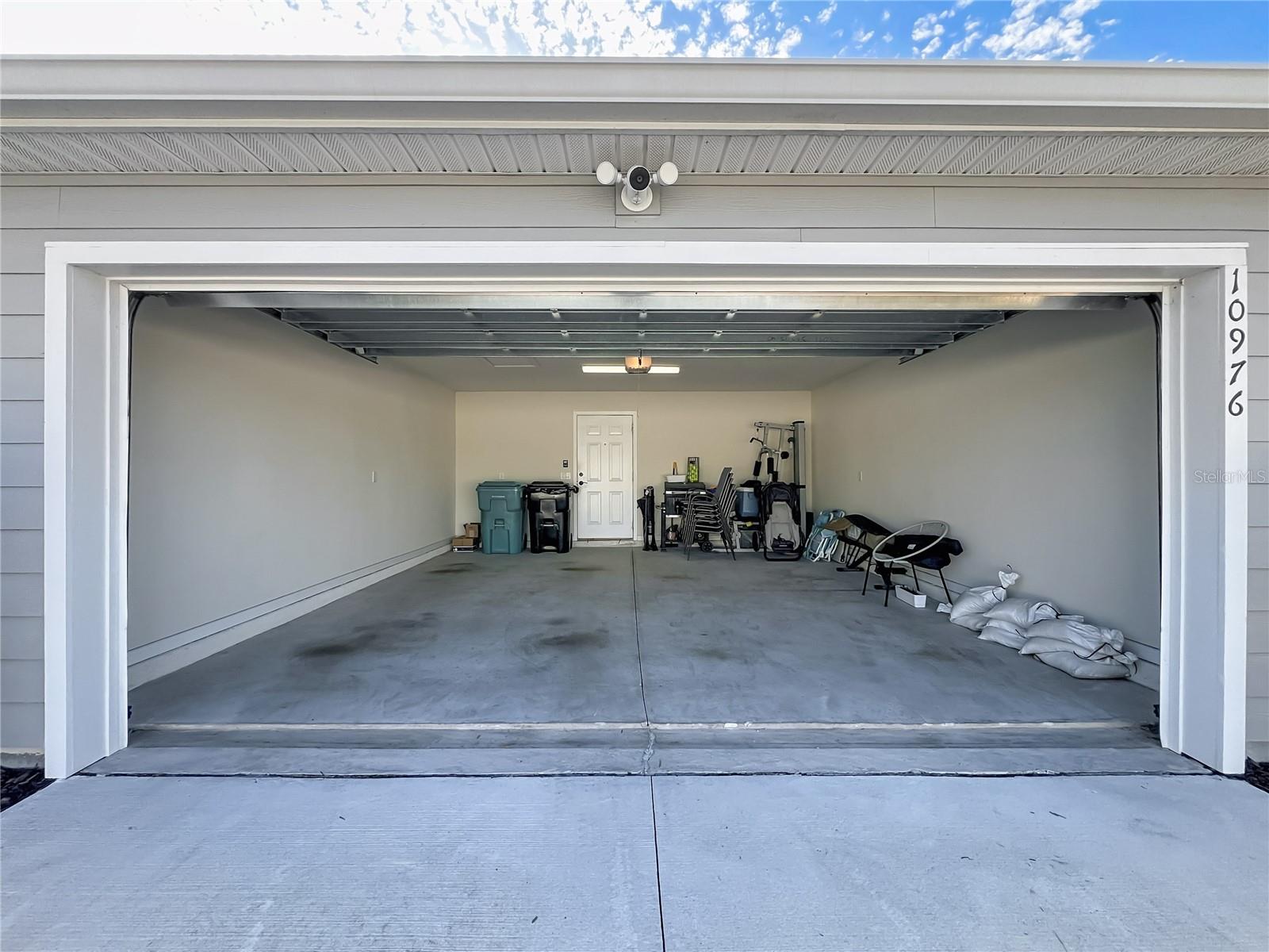 Image 62 of 70 For 10976 Leafshore Loop