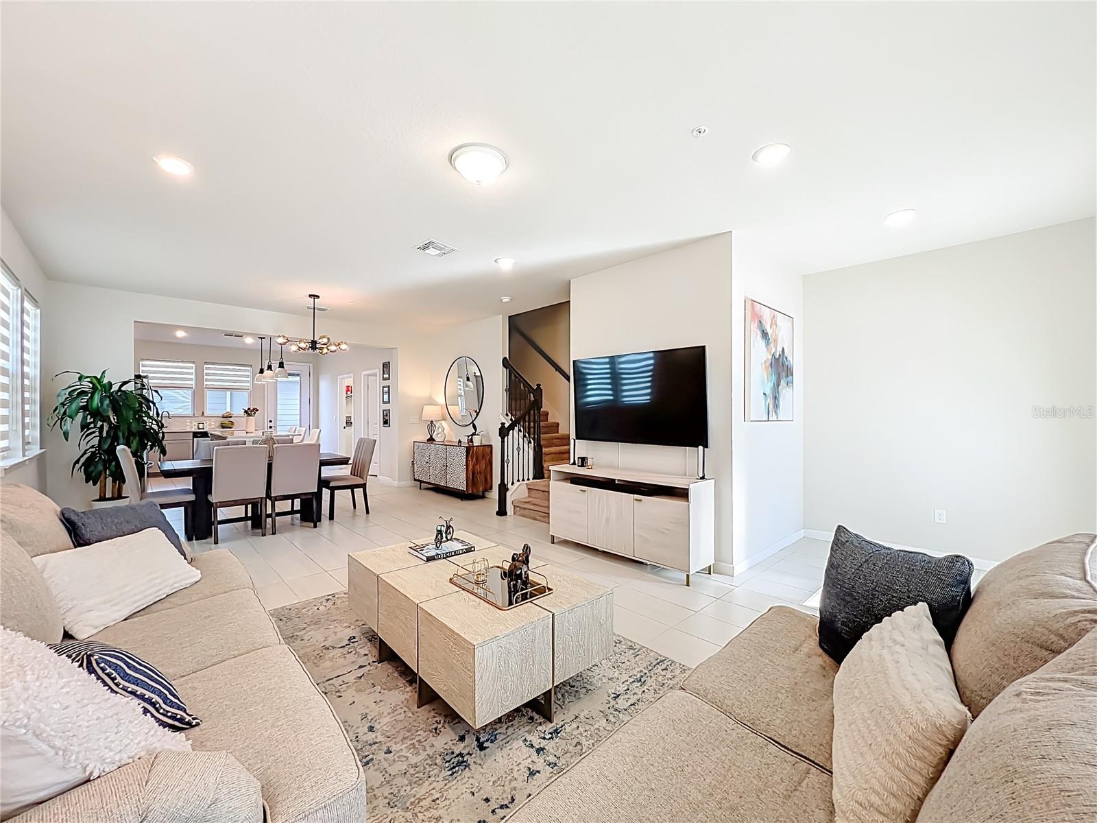 Image 8 of 70 For 10976 Leafshore Loop