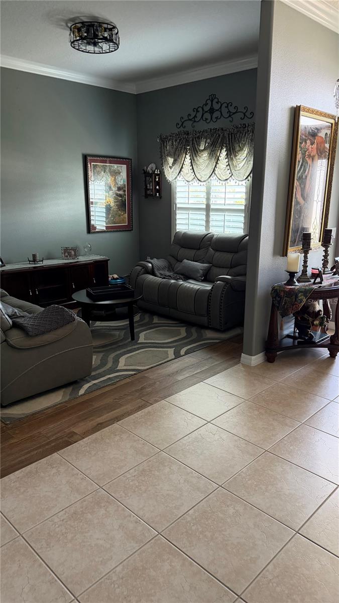 Image 10 of 25 For 300 Mariners Gate Drive