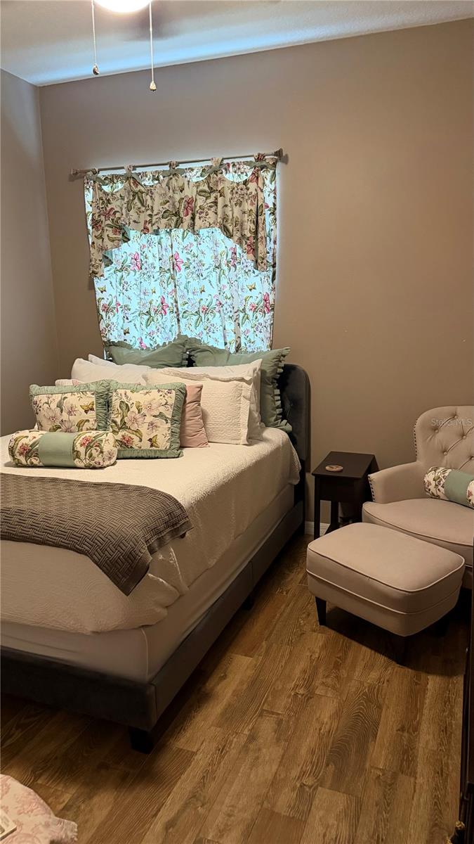 Image 19 of 25 For 300 Mariners Gate Drive