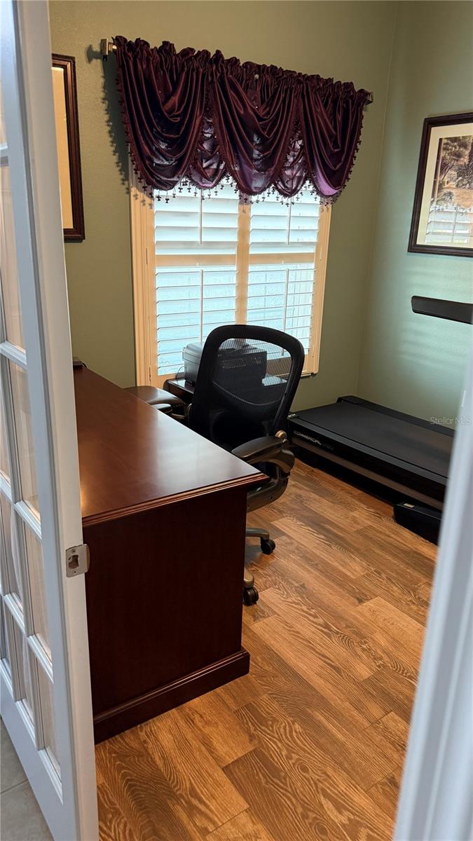 Image 9 of 25 For 300 Mariners Gate Drive