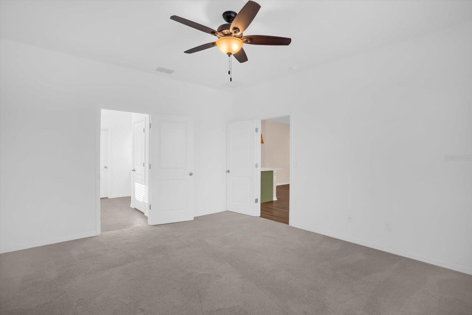 Image 11 of 37 For 591 Steerview Street