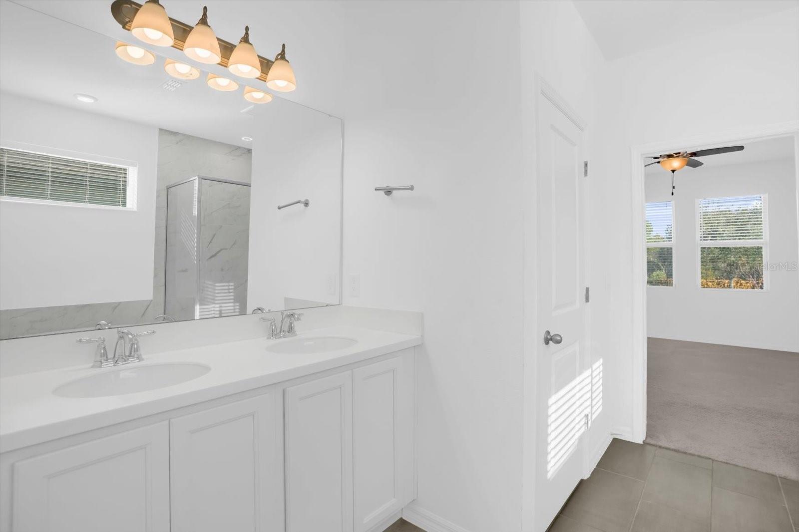 Image 13 of 37 For 591 Steerview Street